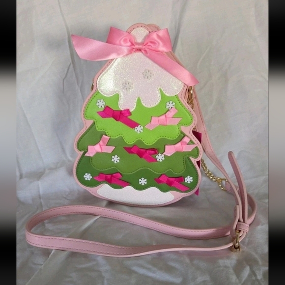 ✨️GIVEAWAYS EVERY MONDAY✨️3 BUYER APPRECIATIONS (READ DESCRIPTION) - Picture 2 of 6